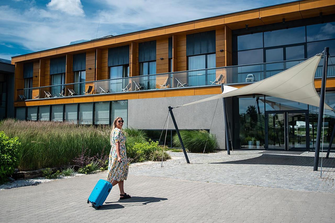 Hotel Bonifacio Spa&Sport Resort Sochocin Ngoại thất bức ảnh