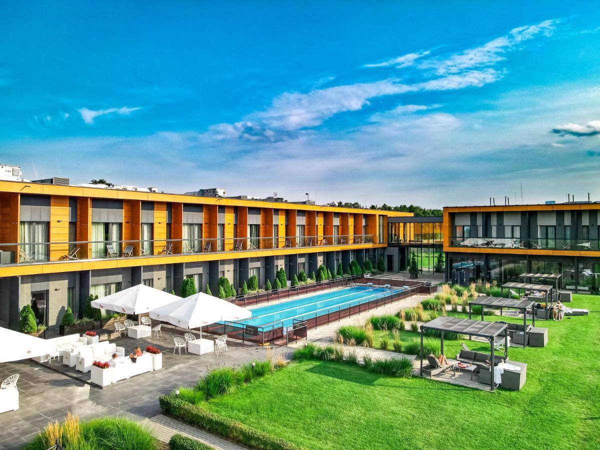Hotel Bonifacio Spa&Sport Resort Sochocin Ngoại thất bức ảnh