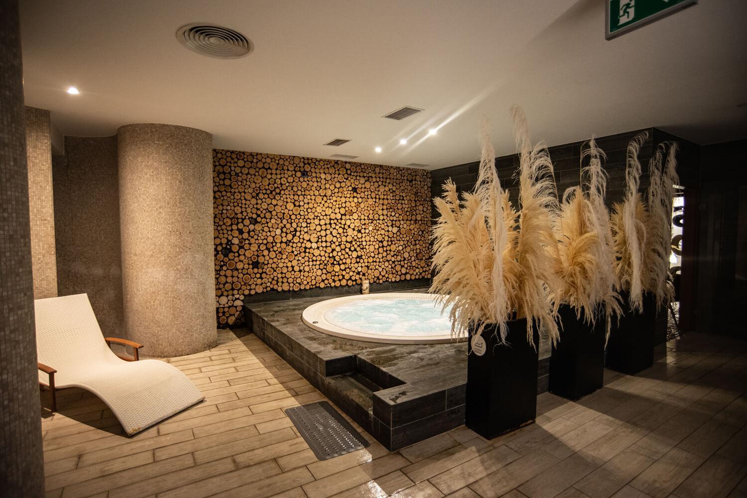 Hotel Bonifacio Spa&Sport Resort Sochocin Ngoại thất bức ảnh