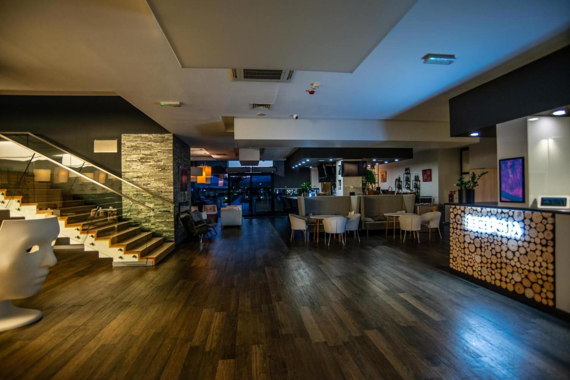 Hotel Bonifacio Spa&Sport Resort Sochocin Ngoại thất bức ảnh