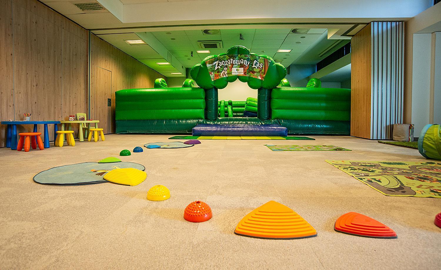 Hotel Bonifacio Spa&Sport Resort Sochocin Ngoại thất bức ảnh